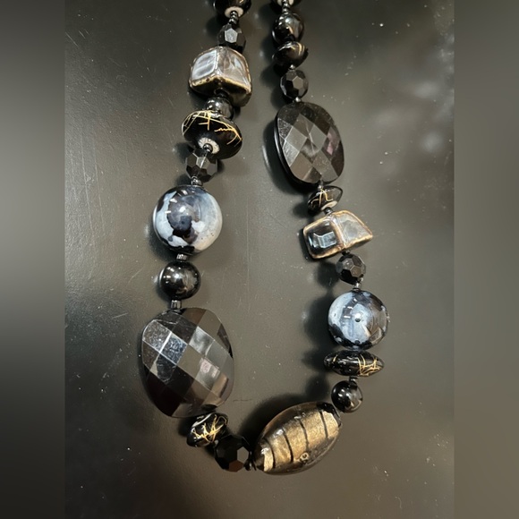 Vintage Black Beaded Necklace with Adjustment Closure - Picture 5 of 10